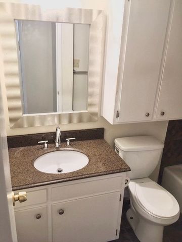 3812 WAshburn Avenue F, Fort Worth, TX 76107