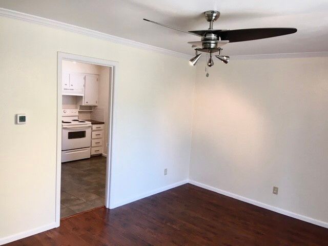 3812 WAshburn Avenue F, Fort Worth, TX 76107