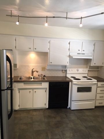 3812 WAshburn Avenue F, Fort Worth, TX 76107