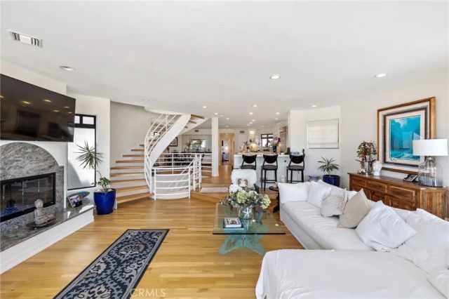 536 The Strand, Hermosa Beach, CA 90254