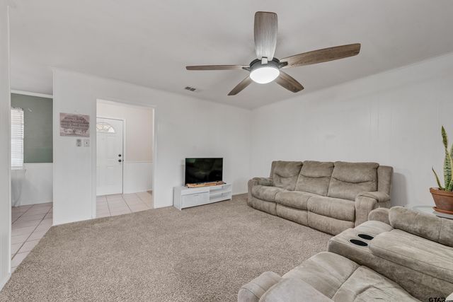 377 Nichols Dr, Canton, TX 75103