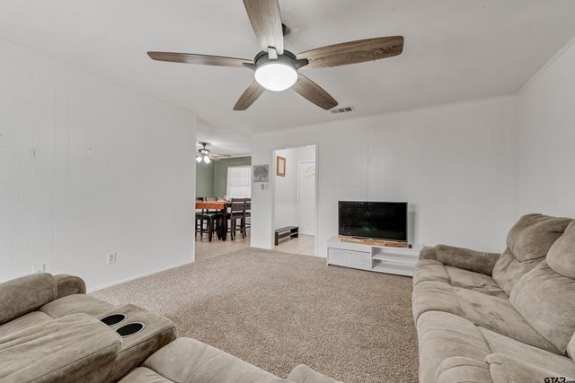 377 Nichols Dr, Canton, TX 75103
