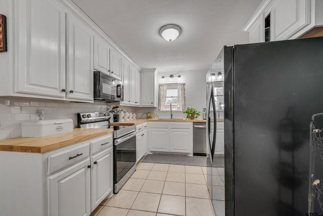 377 Nichols Dr, Canton, TX 75103