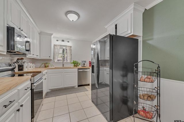 377 Nichols Dr, Canton, TX 75103