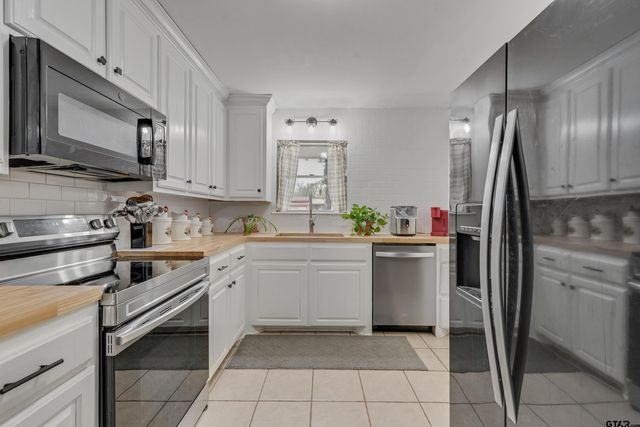 377 Nichols Dr, Canton, TX 75103