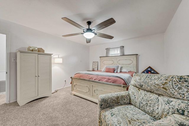 377 Nichols Dr, Canton, TX 75103
