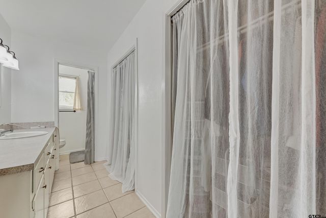 377 Nichols Dr, Canton, TX 75103