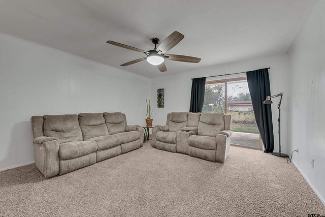 377 Nichols Dr, Canton, TX 75103