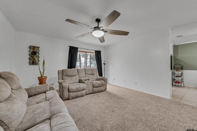 377 Nichols Dr, Canton, TX 75103