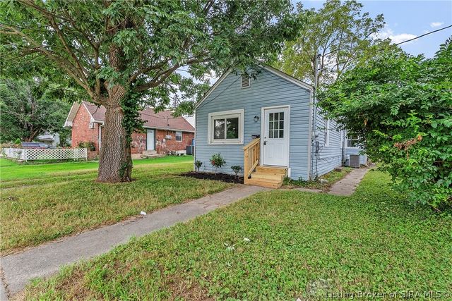 1009 W Harrison Avenue, Clarksville, IN 47129