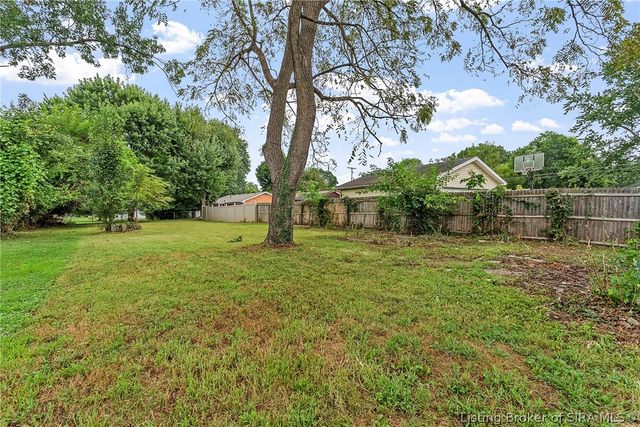 1009 W Harrison Avenue, Clarksville, IN 47129