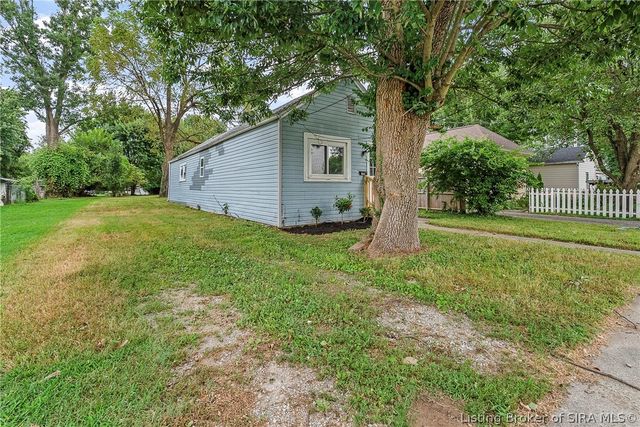 1009 W Harrison Avenue, Clarksville, IN 47129