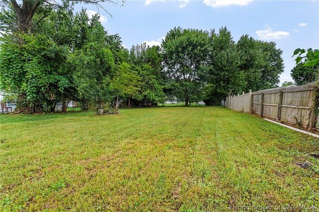 1009 W Harrison Avenue, Clarksville, IN 47129