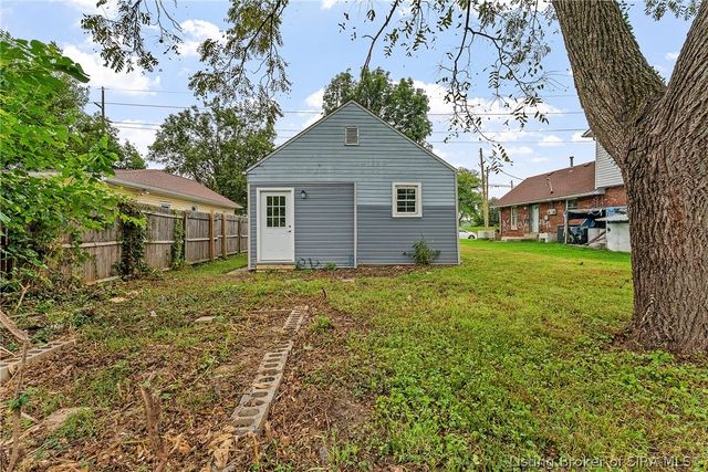 1009 W Harrison Avenue, Clarksville, IN 47129
