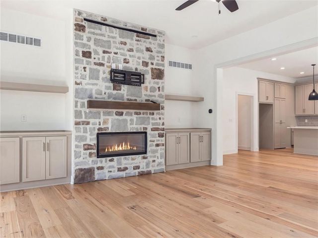 8806 NE 81st Terrace, Kansas City, MO 64158