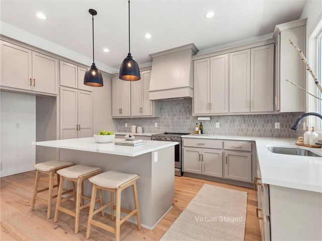 8806 NE 81st Terrace, Kansas City, MO 64158