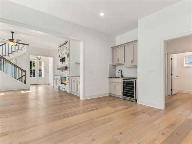 8806 NE 81st Terrace, Kansas City, MO 64158