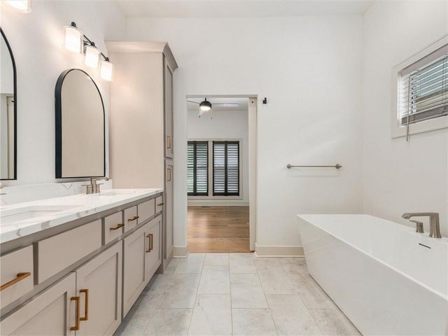 8806 NE 81st Terrace, Kansas City, MO 64158