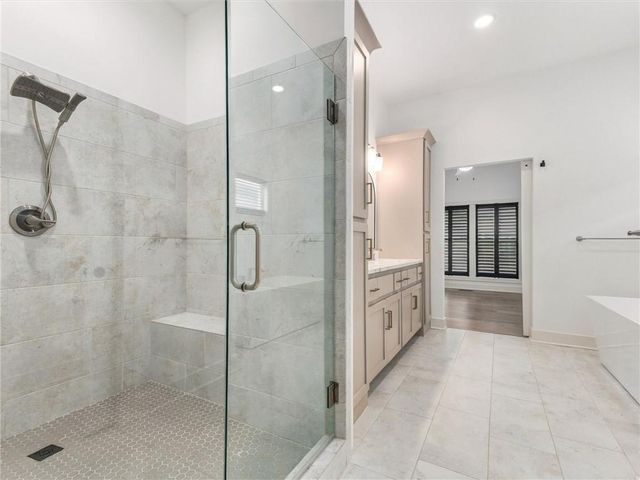 8806 NE 81st Terrace, Kansas City, MO 64158