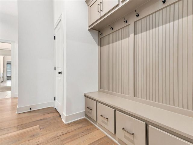 8806 NE 81st Terrace, Kansas City, MO 64158