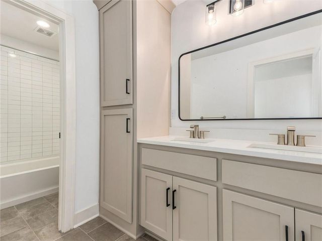 8806 NE 81st Terrace, Kansas City, MO 64158