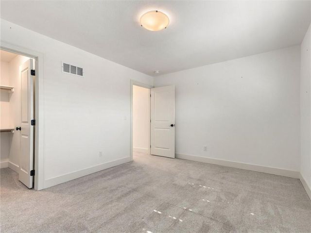 8806 NE 81st Terrace, Kansas City, MO 64158