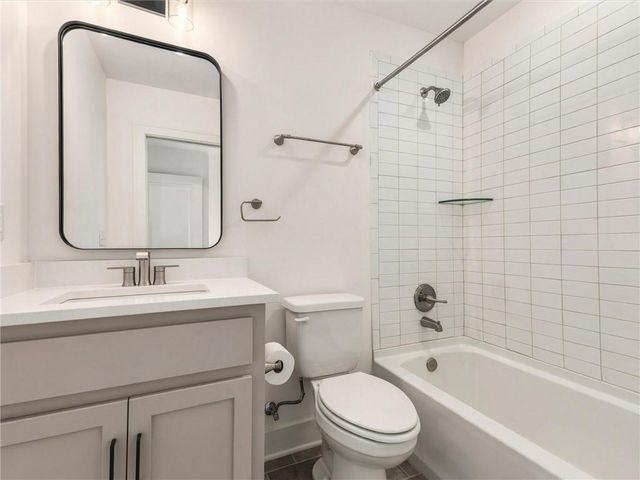 8806 NE 81st Terrace, Kansas City, MO 64158