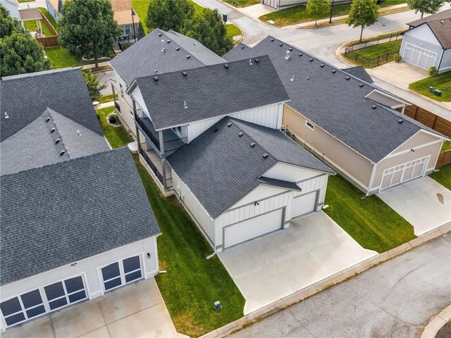 8806 NE 81st Terrace, Kansas City, MO 64158