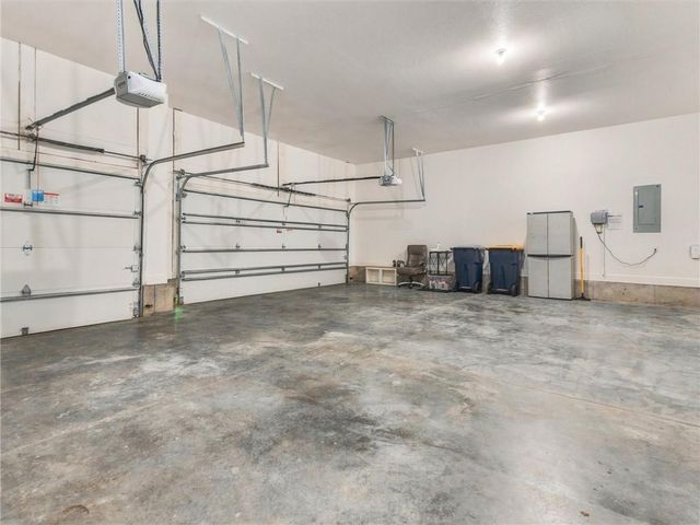 8806 NE 81st Terrace, Kansas City, MO 64158
