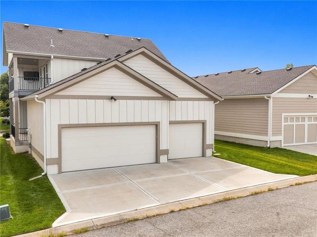 8806 NE 81st Terrace, Kansas City, MO 64158