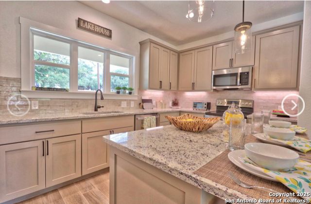 1269 Lavaca, Canyon Lake, TX 78133