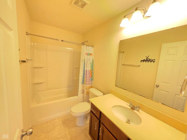 7048 Stoney Ridge Drive, Columbus, IN 47201