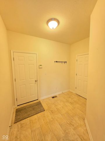 7048 Stoney Ridge Drive, Columbus, IN 47201