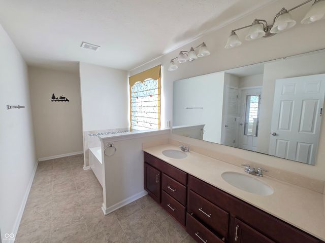 7048 Stoney Ridge Drive, Columbus, IN 47201