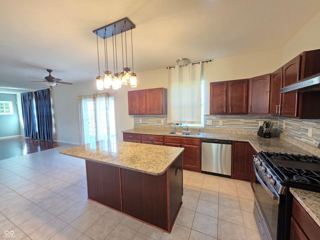 7048 Stoney Ridge Drive, Columbus, IN 47201
