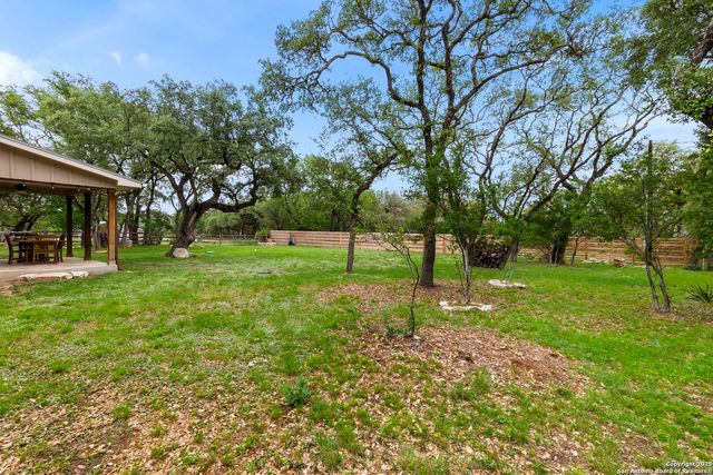 445 Settlers Ln, Bandera, TX 78003