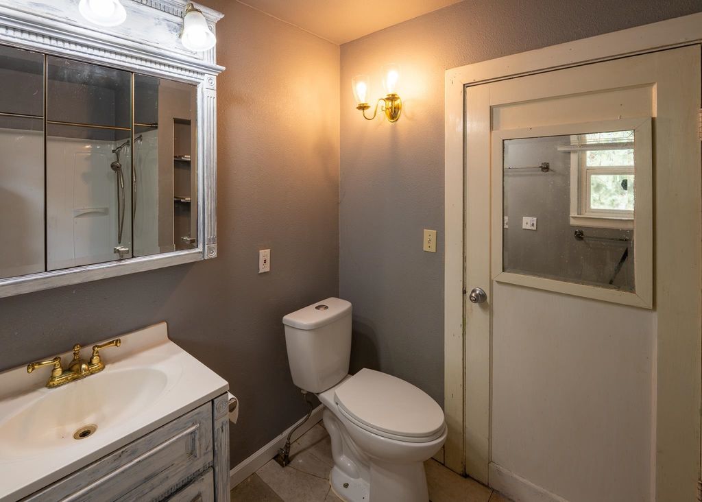 102 Steptoe St, Colfax, WA 99111 photo 4