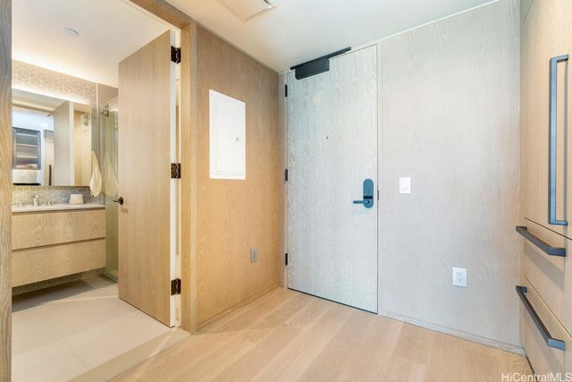 1000 Auahi Street 2305, Honolulu, HI 96814