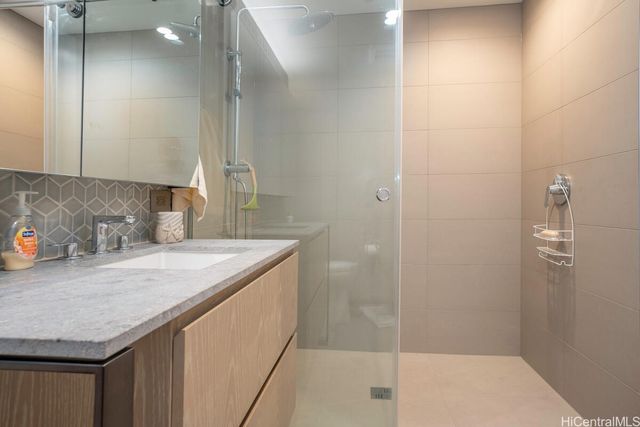 1000 Auahi Street 2305, Honolulu, HI 96814