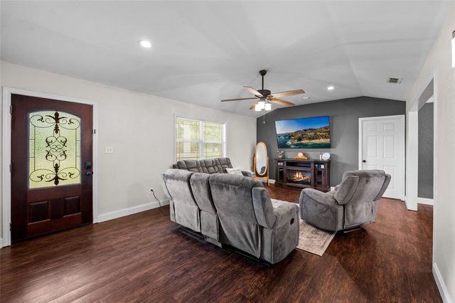 821 County road 3245, Quitman, TX 75783