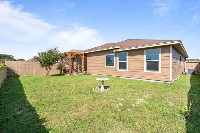 2214 Retta Dr, Corpus Christi, TX 78418