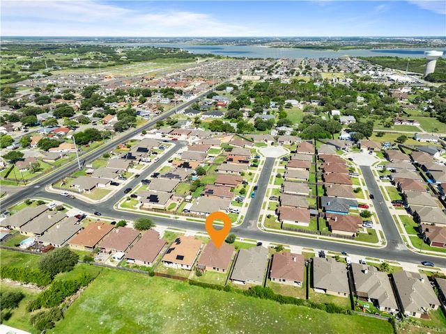 2214 Retta Dr, Corpus Christi, TX 78418