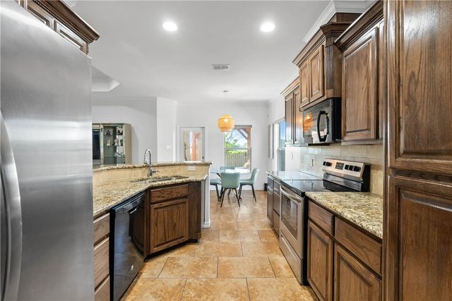 2214 Retta Dr, Corpus Christi, TX 78418