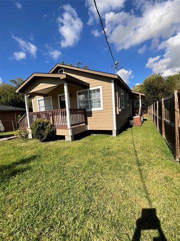 2515 Harris Street, Baytown, TX 77521