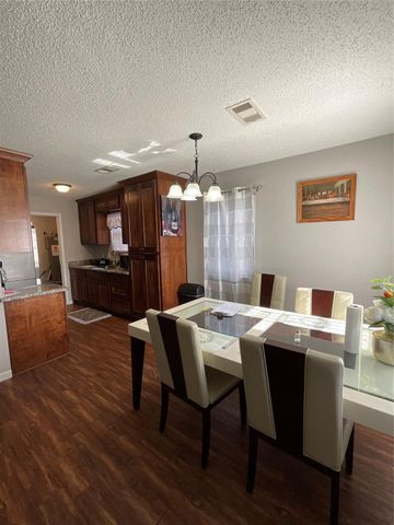 2515 Harris Street, Baytown, TX 77521