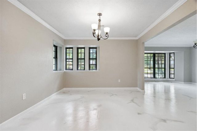 570 Roanoke Drive, Conroe, TX 77302