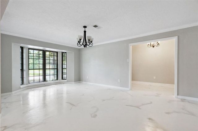 570 Roanoke Drive, Conroe, TX 77302