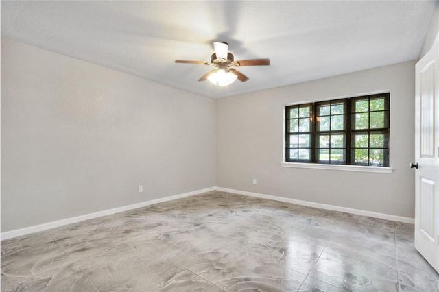 570 Roanoke Drive, Conroe, TX 77302