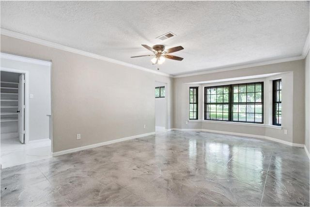 570 Roanoke Drive, Conroe, TX 77302