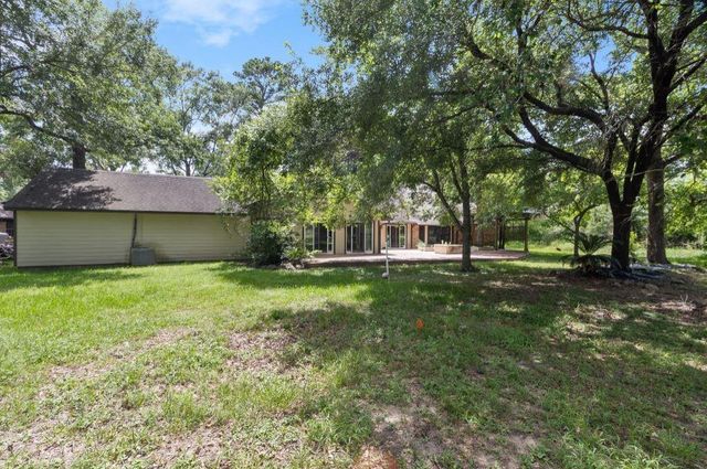 570 Roanoke Drive, Conroe, TX 77302
